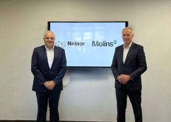 El director del negocio de Concrete & Aggregate de Molins en España, Ramon Torrescasana, y el director general de operaciones de Neinor Homes, Fernando Hernanz.MOLINS