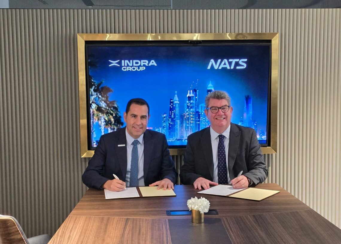 Indra y NATS firman un memorando de entendimiento para crear una empresa de sistemas de torre digital para impulsar eficiencia en aeropuertos.INDRA