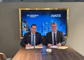 Indra y NATS firman un memorando de entendimiento para crear una empresa de sistemas de torre digital para impulsar eficiencia en aeropuertos.INDRA
