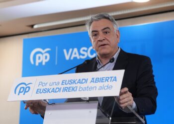Archivo - El presidente del PP vasco y candidato a Lehendakari, Javier de Andrés, interviene durante una jornada del PP vascoUnanue - Europa Press - Archivo