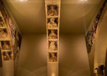 Archivo - Detalle de las pinturas murales del Monasterio de Sijena expuestas en el Museu Nacional d’Art de Catalunya (MNAC), a 29 de mayo de 2025, en Barcelona, Catalunya (España). Kike Rincón - Europa Press - Archivo