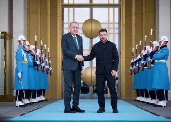 El presidente de Turquía, Recep Tayyip Erdogan, recibe a su homólogo ucraniano, Volodimir ZelenskiPRESIDENCIA DE UCRANIA