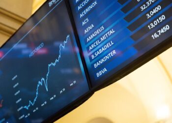 Archivo - Un panel informativo en el Palacio de la Bolsa de MadridEduardo Parra - Europa Press - Archivo