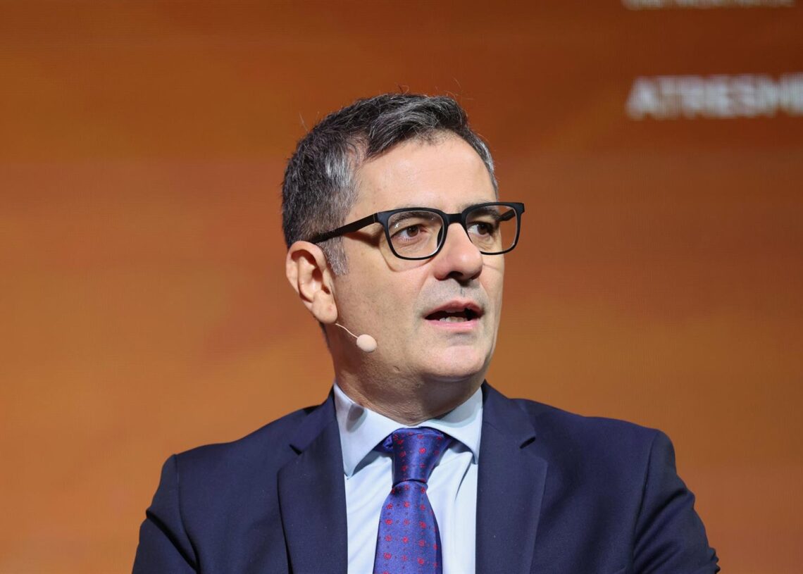 El ministro de la Presidencia, Justicia y Relaciones con las Cortes, Félix Bolaños, interviene durante el foro Metafuturo 2025, en el Ateneo de Madrid.Alejandro Martínez Vélez - Europa Press