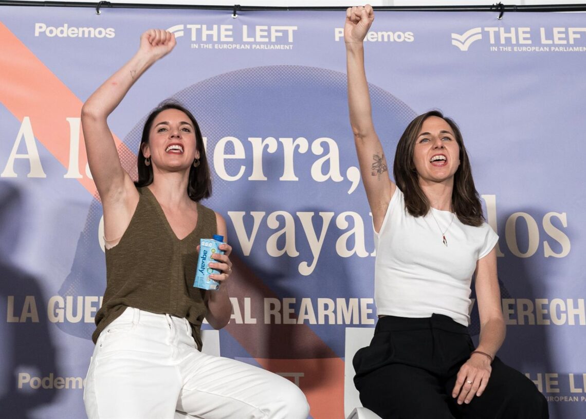 Archivo - La eurodiputada de Podemos Irene Montero (i), y la líder de Podemos, Ione Belarra (d), durante un acto organizado por Podemos y el grupo The Left en el Parlamento Europeo, a 19 de junio de 2025, en Madrid (España). Diego Radamés - Europa Press - Archivo