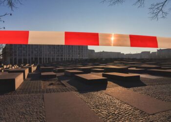 Archivo - Fotografía de archivo del Memorial del Holocausto de Berlín tras el apuñalamiento de un turista español en febrero de 2025Paul Zinken/dpa - Archivo