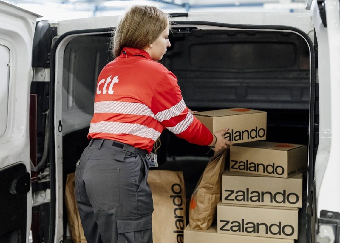 Archivo - CTT se convierte en el socio estratégico de Zalando para la entrega de pedidos en la Península Ibérica.CTT Y ZALANDO - Archivo