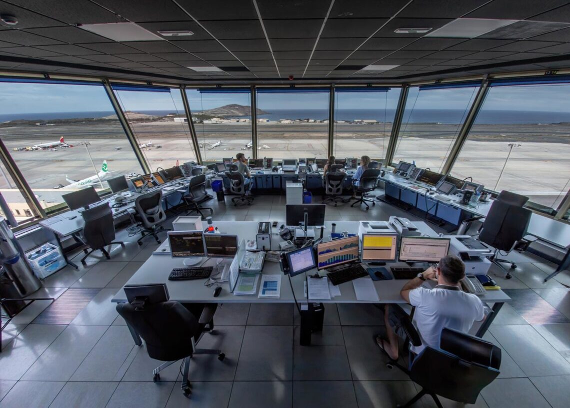 Archivo - Enaire convoca 149 nuevas plazas de control de tránsito aéreo.ENAIRE - Archivo