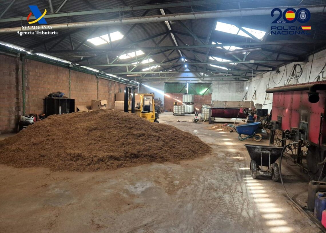 Fábrica clandestina de tabaco.CNP