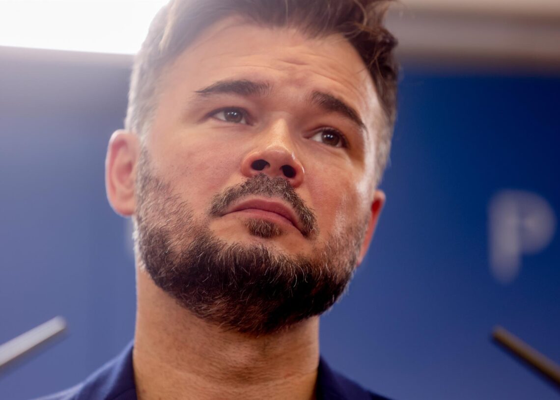 Archivo - El portavoz parlamentario de ERC en el Congreso, Gabriel Rufián, ofrece una rueda de prensa previa a la Junta de Portavoces, en el Congreso Ricardo Rubio - Europa Press - Archivo