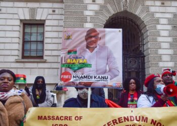 Archivo - Participantes en una manifestación en Londres en apoyo al líder separatista briafreño Nnamdi Kanu, encarcelado en Nigeria (archivo)Europa Press/Contacto/Vuk Valcic - Archivo