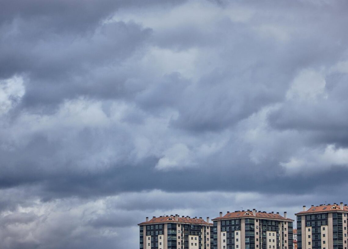 Archivo - Foto de recurso de edificios.Agostime - Europa Press - Archivo