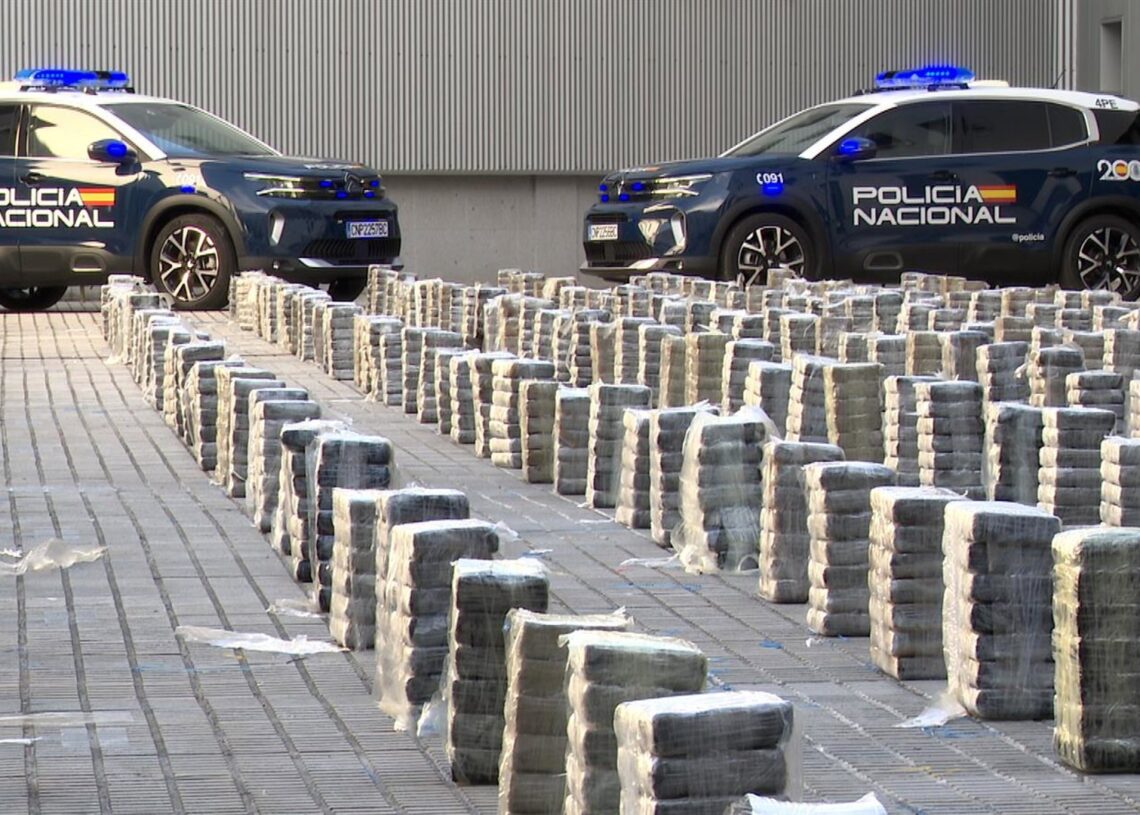 Archivo - Droga incautada en un operativo contra el narcotráfico en A Pobra do CaramiñalEUROPA PRESS - Archivo