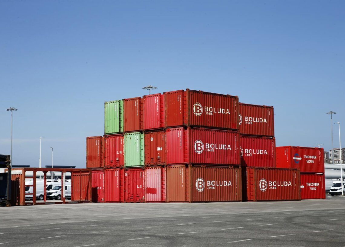 Archivo - Contenedores en un puerto.GOBIERNO DE CANTABRIA - Archivo