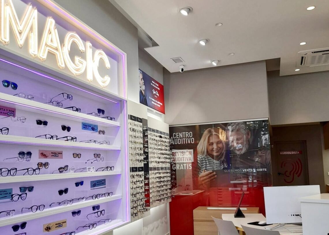 Archivo - Optica de Alain AfflelouALAIN AFFLELOU - Archivo