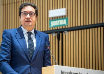 El ministro para la Transformación Digital, Óscar López, durante la inauguración del nuevo edificio de consultas externas del Hospital Arnau de Vilanova, a 13 de noviembre de 2025, en Lleida, Catalunya (España).Lorena Sopêna - Europa Press