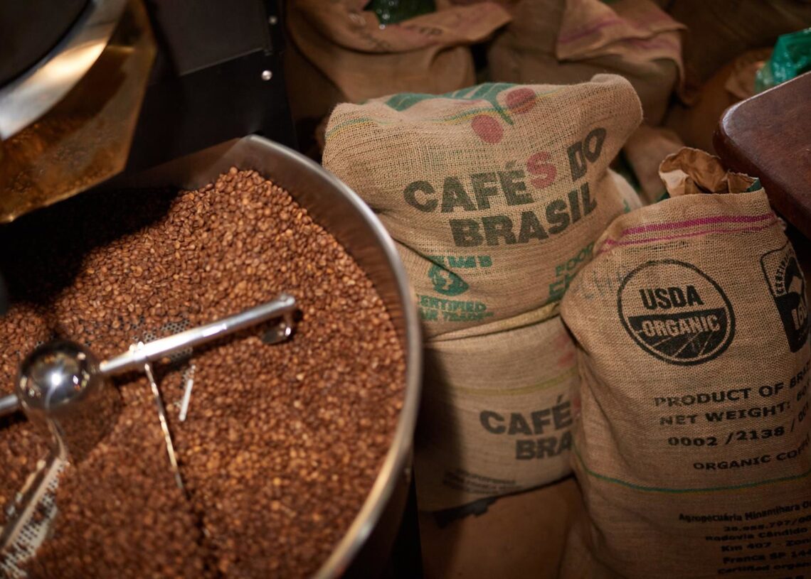 Archivo - Granos de café arábica tostados y preparados para la exportación en una finca de la región de Alta Mogiana, en BrasilEuropa Press/Contacto/Igor Do Vale - Archivo