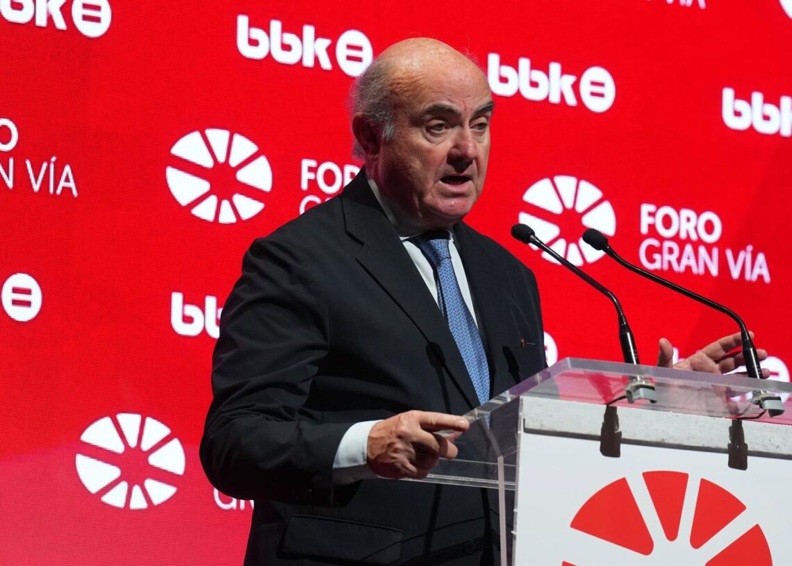 El vicepresidente del BCE, Luis de Guindos en el Foro Gran Vía en BilbaoH.BILBAO/EUROPA PRESS