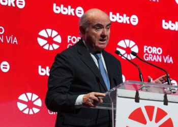 El vicepresidente del BCE, Luis de Guindos en el Foro Gran Vía en BilbaoH.BILBAO/EUROPA PRESS