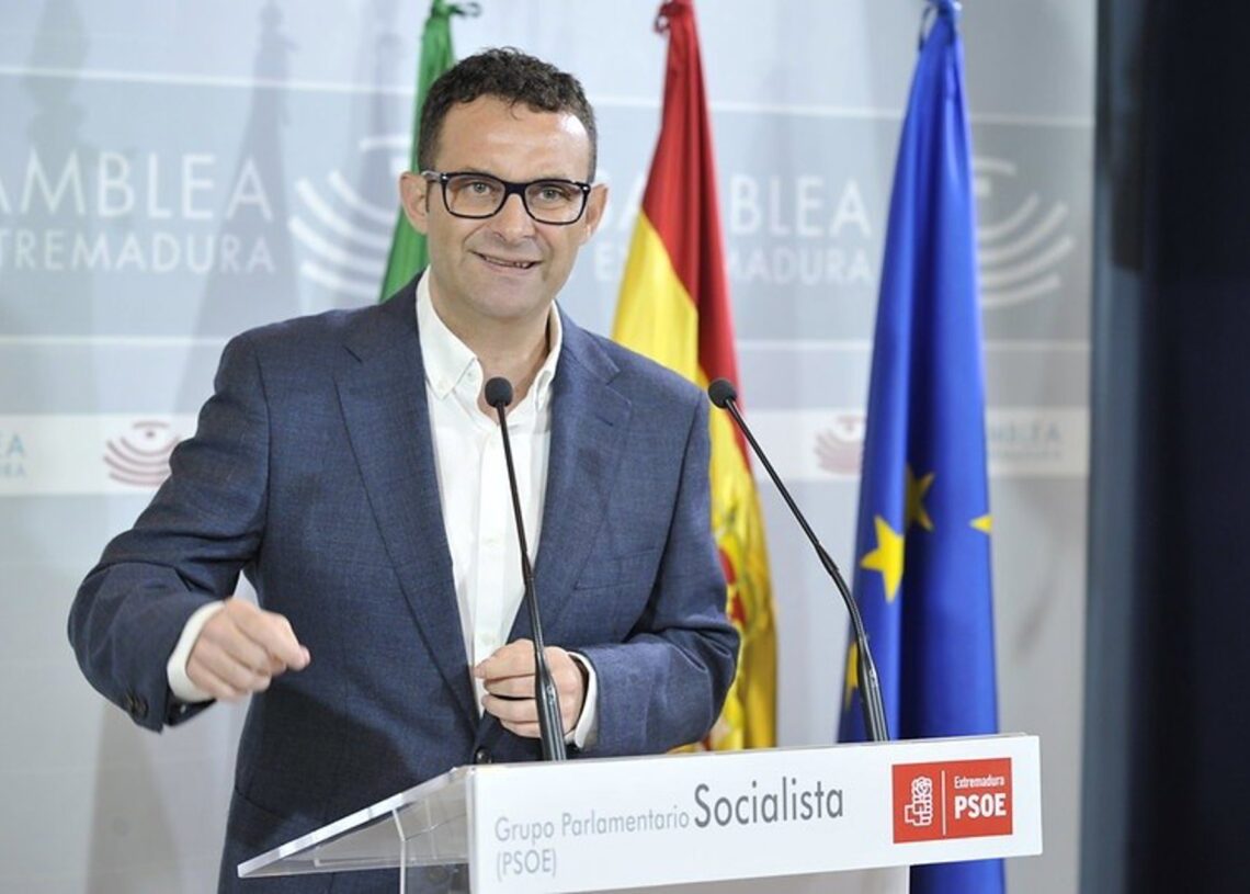 Archivo - Imagen de archivo el miembro de la Diputación Permanente de la Asamblea de Extremadura Jorge Amado (PSOE)PSOE - Archivo