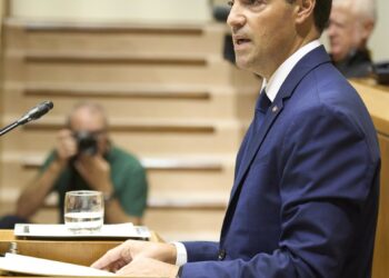 Archivo - El Lehendakari, Imanol PradalesCARLOS GONZÁLEZ - EUROPA PRESS - Archivo