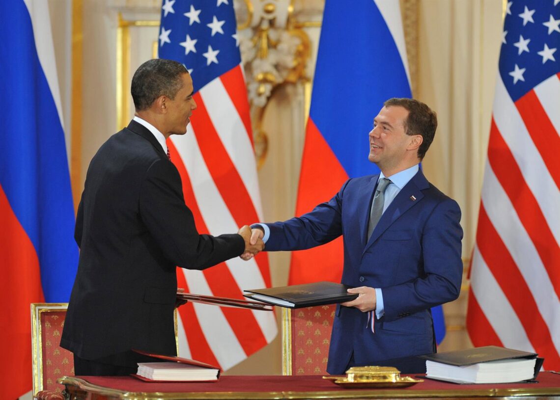 Archivo - Barack Obama y Dimitri Medvedev firman en Praga el nuevo START (Archivo)Europa Press/Contacto/x99 - Archivo