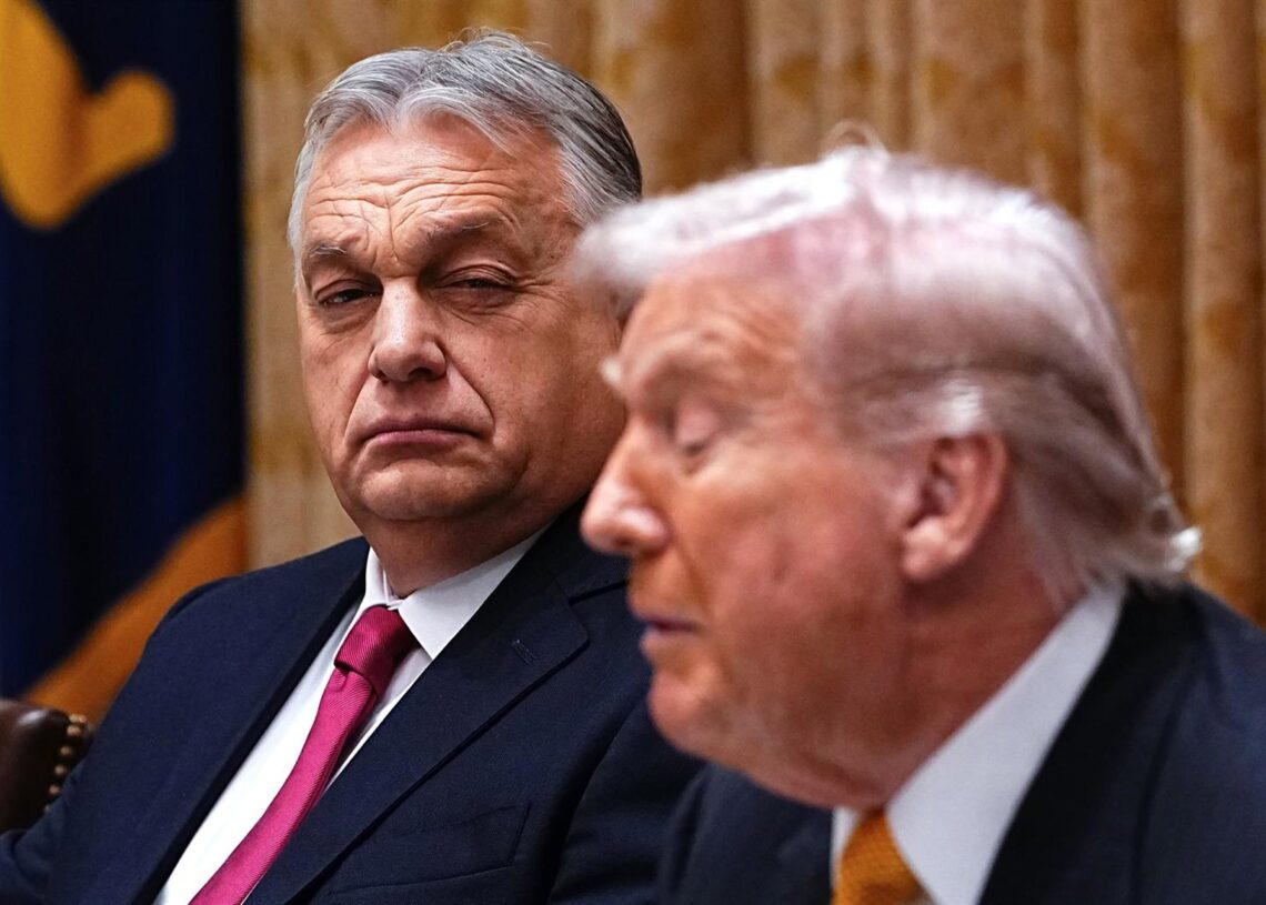 Viktor Orbán y Donald Trump Europa Press/Contacto/Aaron Schwartz/POOL