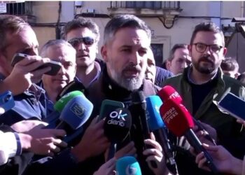 El presidente de Vox, Santiago Abascal, atiende a los mediosEUROPA PRESS