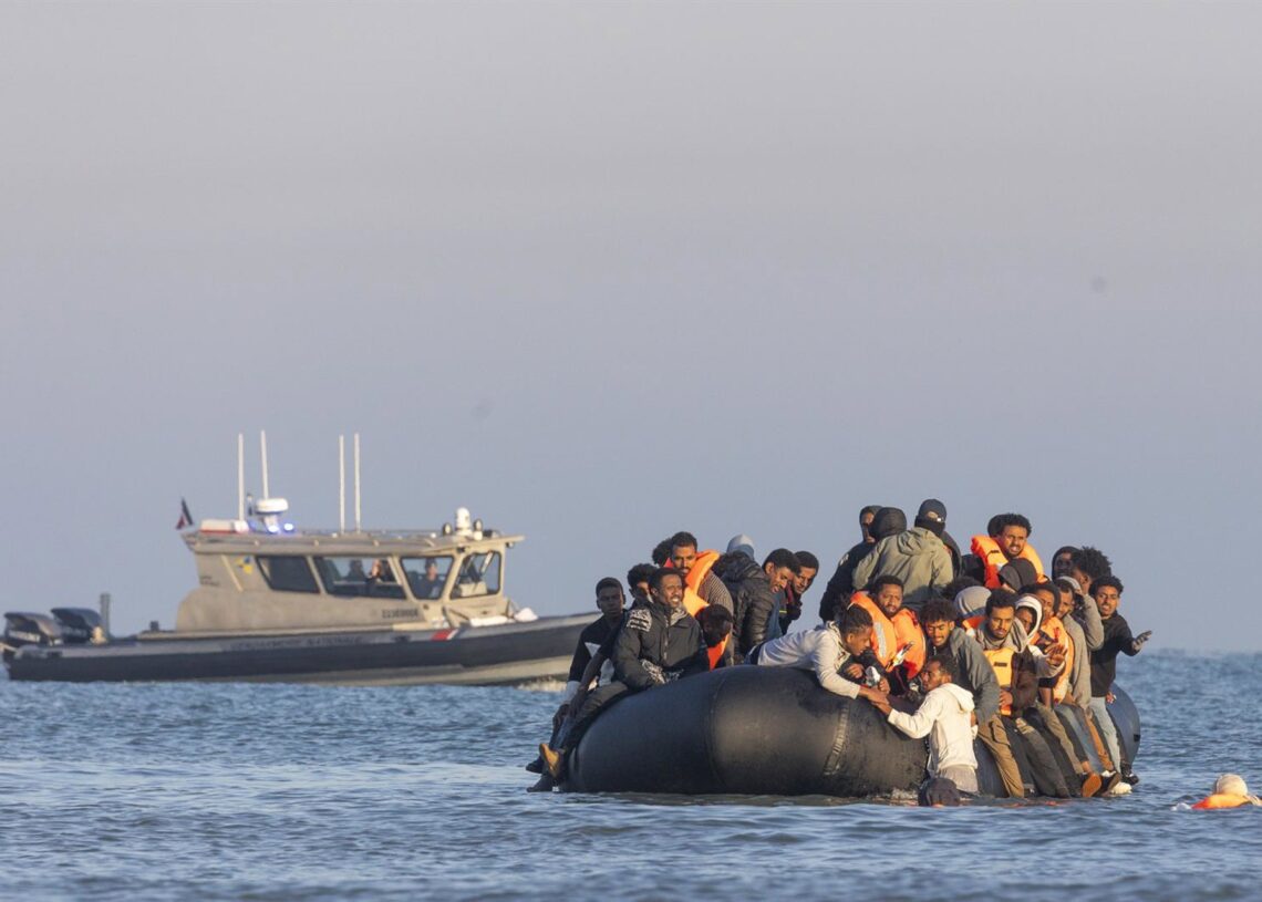 Archivo - Imagen de archivo de migración en el Canal de la ManchaEuropa Press/Contacto/Marcin Nowak - Archivo