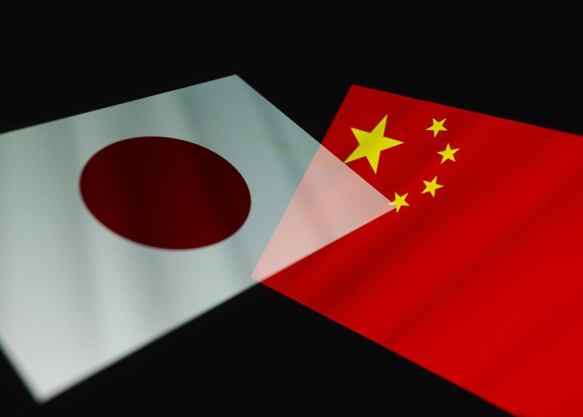 Archivo - Banderas de Japón y ChinaEuropa Press/Contacto/Andre M. Chang - Archivo