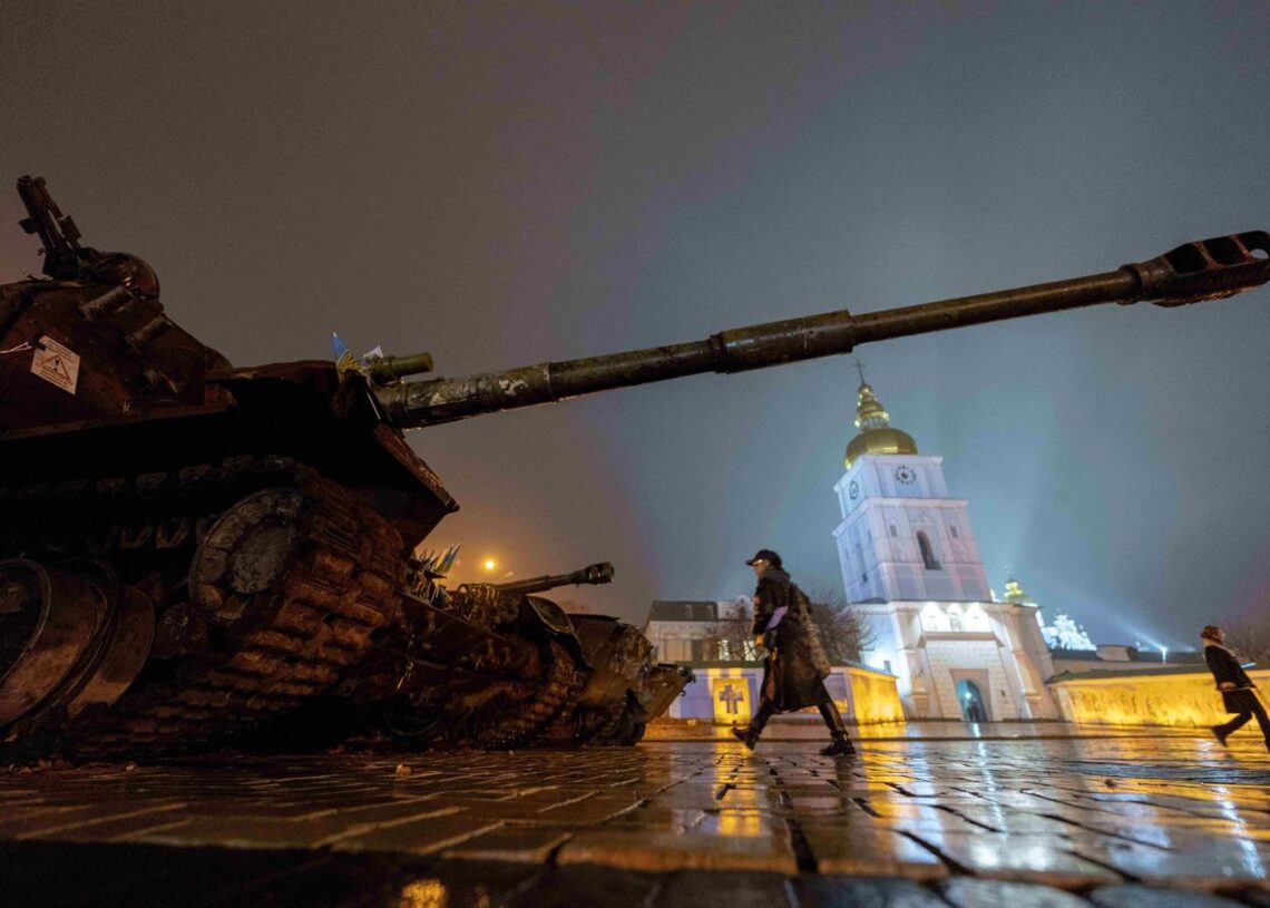 Imagen de archivo de los restos de un tanque ruso en Kiev Europa Press/Contacto/Andreas Stroh