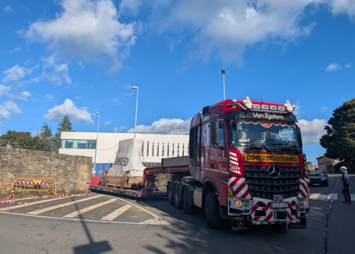 Llega al Centro de Protonterapia de Galicia el primer elemento del acelerador para el tratamiento de cáncerXUNTA