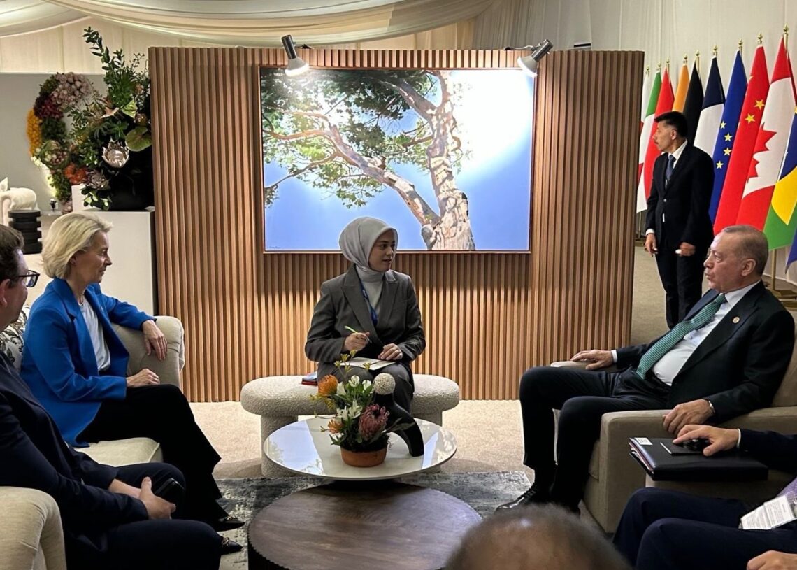 Ursula von der Leyen y Recep Tayyip Erdogan durante la cumbre del G20 en Johannesburgo (Sudáfrica)COMISIÓN EUROPEA / X