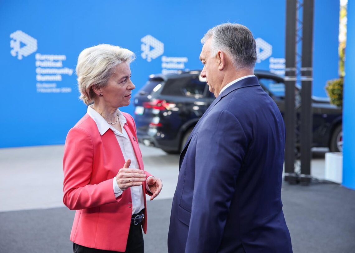Archivo - Ursula von der Leyen y Viktor Orbán (imagen de archivo) Christophe Licoppe/EU Commission / DPA - Archivo
