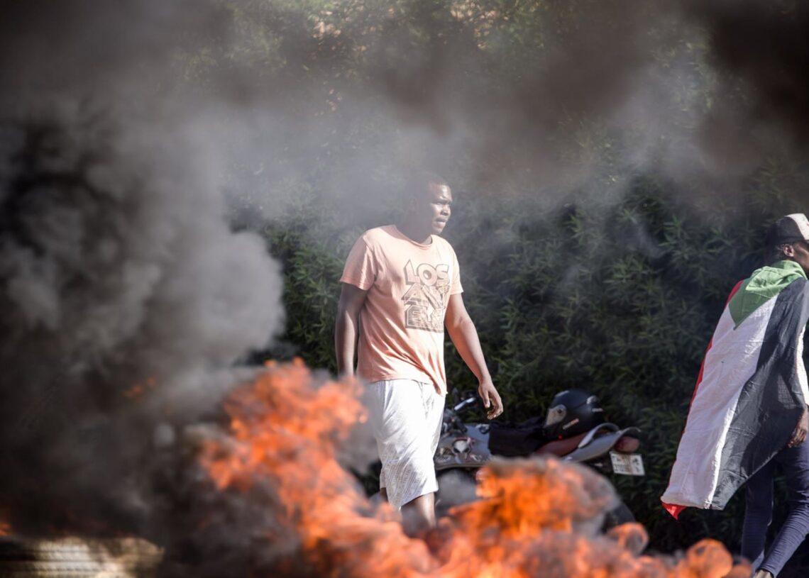 Archivo - Imagen de archivo de protestas en Sudán Europa Press/Contacto/Faiz Abu Bakr - Archivo