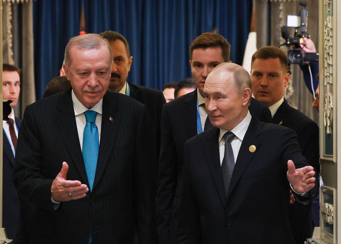 Archivo - Recep Tayyip Erdogan y Vladimir Putin, durante un encuentro en septiembre de 2025 Europa Press/Contacto/Vladimir Smirnov - Archivo
