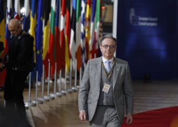 Archivo - El primer ministro de Bélgica, Bart de Wever, en una imagen reciente a su llegada a una cumbre europea en Bruselas.NICOLAS MAETERLINCK / Belga Press / ContactoPhoto