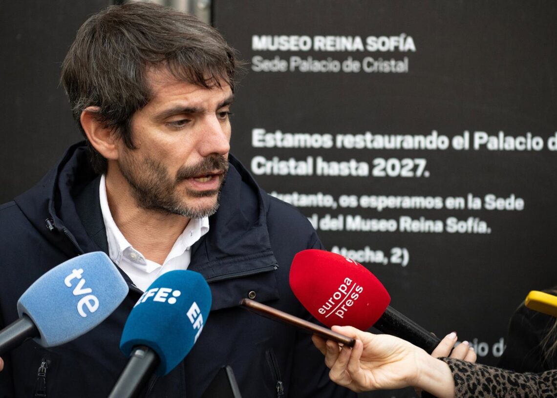 El ministro de Cultura, Ernest Urtasun, durante una visita a las obras del Palacio de Cristal, a 11 de noviembre de 2025, en Madrid (España).Fernando Sánchez - Europa Press