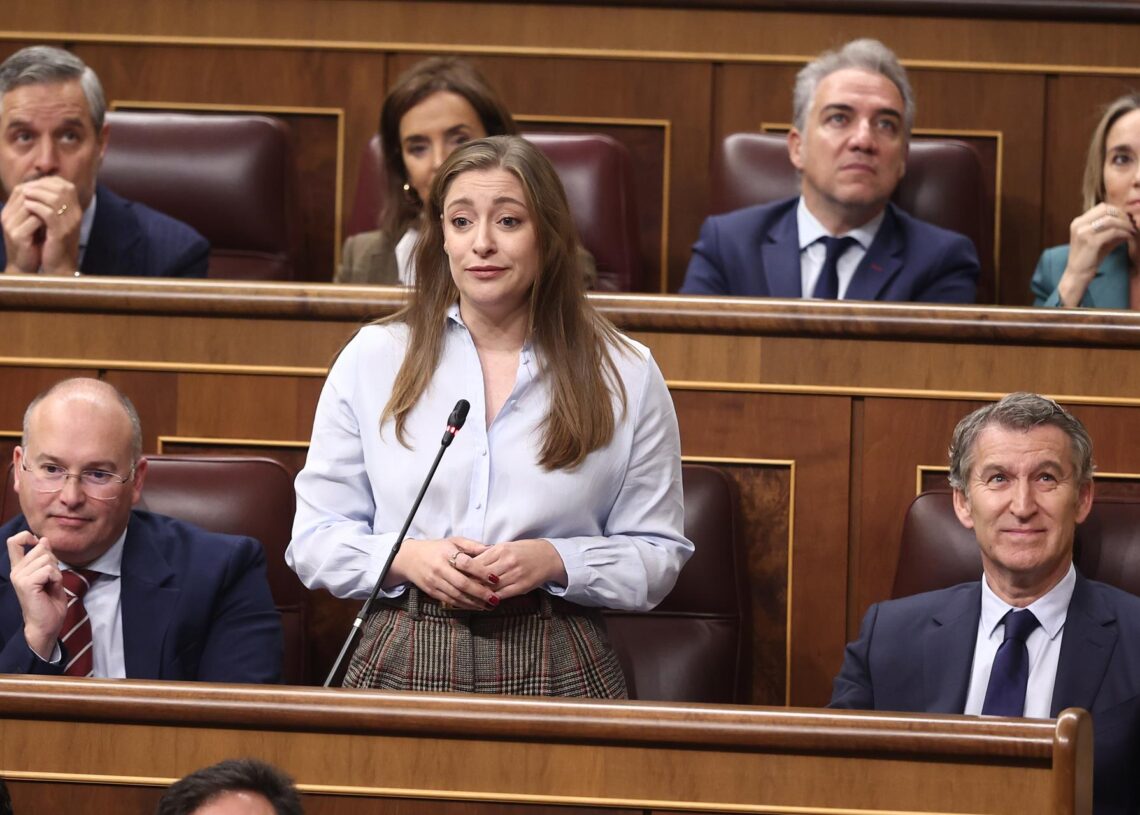 La portavoz del PP en el Congreso, Ester Muñoz, interviene durante una sesión de control al Gobierno, en el Congreso de los Diputados, a 19 de noviembre de 2025, en Madrid (España). Eduardo Parra - Europa Press