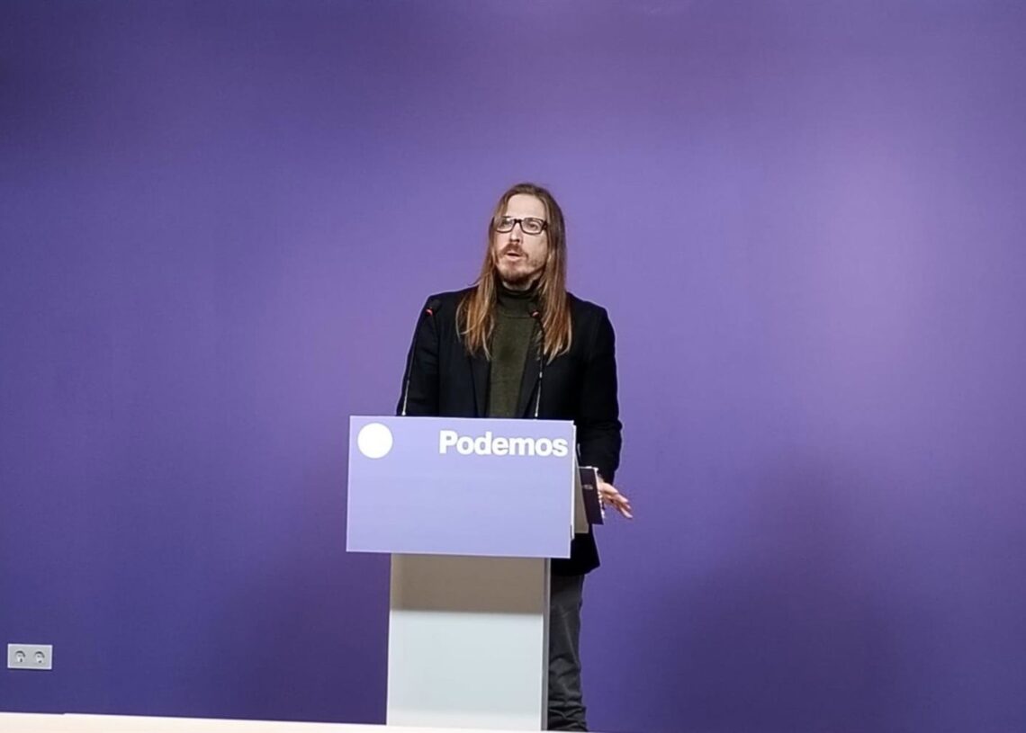 El portavoz nacional de Podemos, Pablo Fernández, en una rueda de prensa.EUROPA PRESS
