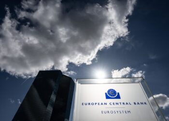 Archivo - FILED - 14 September 2023, Hesse, Frankfurt_Main: Clouds pass over the European Central Bank (ECB) in Frankfurt am Main. Photo: Boris Roessler/dpaBoris Roessler/Dpa - Archivo
