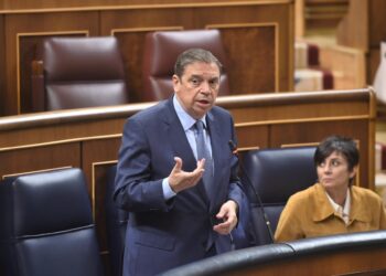 El ministro de Agricultura, Pesca y Alimentación, Luis Planas, durante una sesión de control al Gobierno, en el Congreso de los Diputados, a 12 de noviembre de 2025, en Madrid (España). Gustavo Valiente - Europa Press