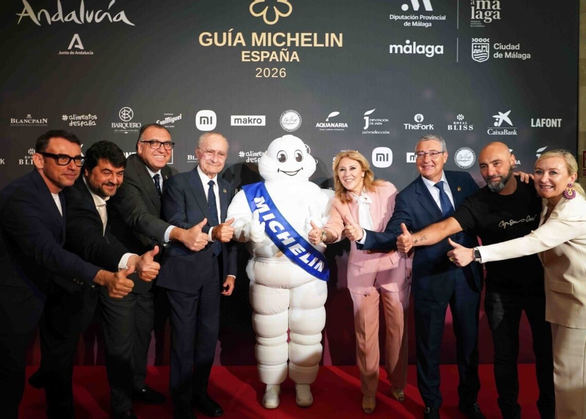 Archivo - Imagen de archivo de la rueda de prensa en la que se dio a conocer que la gala de la Guía Michelín llegaría a Málaga con el apoyo principal de la Junta de Andalucía, la Diputación provincial y el Ayuntamiento de la capital.ÁLEX ZEA / EUROPA PRESS - Archivo