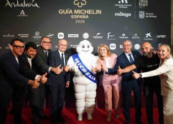 Archivo - Imagen de archivo de la rueda de prensa en la que se dio a conocer que la gala de la Guía Michelín llegaría a Málaga con el apoyo principal de la Junta de Andalucía, la Diputación provincial y el Ayuntamiento de la capital.ÁLEX ZEA / EUROPA PRESS - Archivo