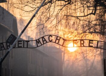 Archivo - Entrada del campo de concentración de Auschwitz (Polonia)Kay Nietfeld/dpa - Archivo