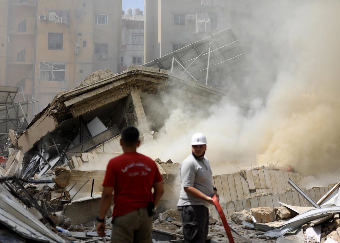 Archivo - Imagen de archivo de un edificio derrumbado tras un ataque de Israel contra Líbano.Europa Press/Contacto/Bilal Jawich - Archivo