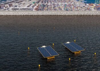 Naturgy impulsa un proyecto pionero en España de fotovoltaica flotante en mar abiertoNATURGY