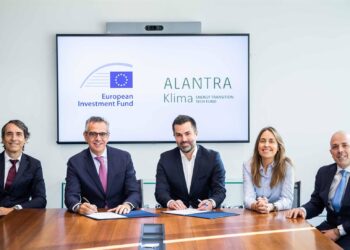 Jacobo Llanza, Executive Chairman de Alantra; Marco Marrone, director de inversiones del FEI; Bastien Gambini, Managing Partner de Klima; Patricia Pascual-Ramsay, CEO de Alantra Asset Managem; y David González, representante del FEI para IberiaMAXIMO GARCIA DE LA PAZ