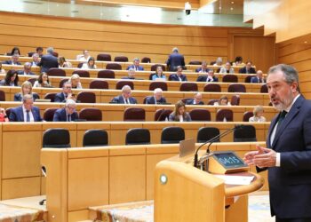 Archivo - El portavoz del PSOE en el Senado, Juan Espadas, durante un pleno en el Senado, a 9 de abril de 2025, en Madrid (España). Marta Fernández - Europa Press - Archivo