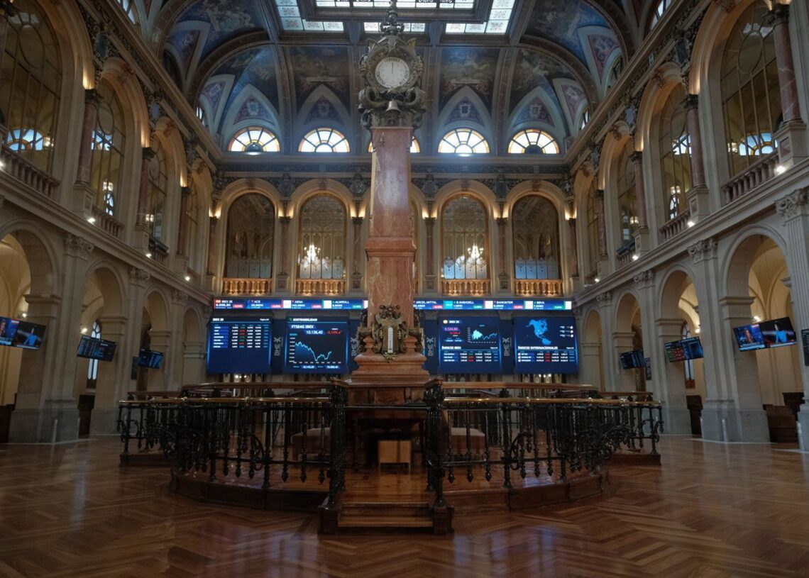 Archivo - Interior del Palacio de la Bolsa, a 22 de septiembre de 2023, en Madrid (España).Marcos Villaoslada - Europa Press - Archivo